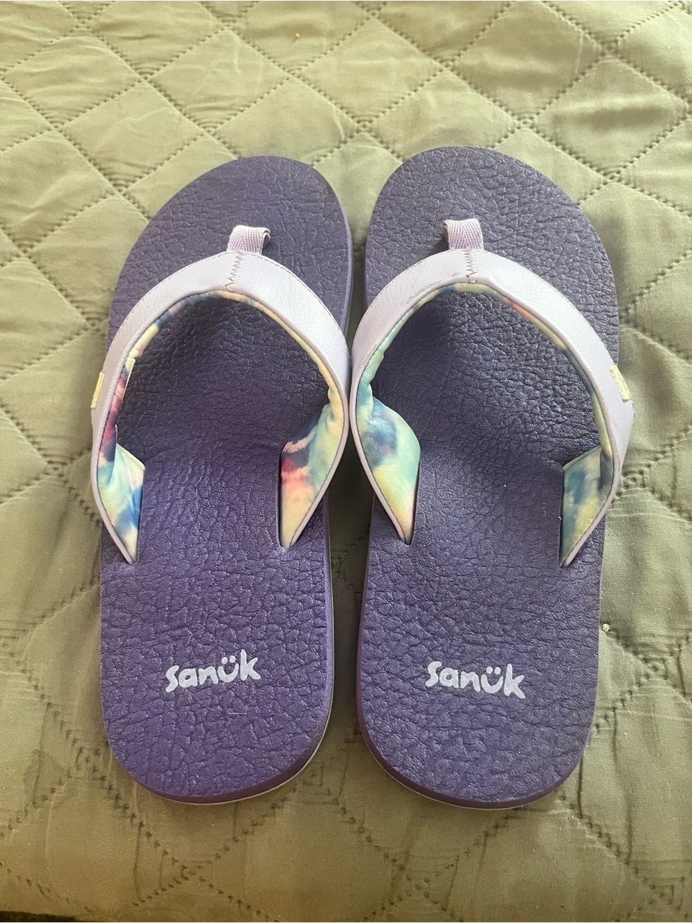 Like new Sanuk Kids Purple Flip Flops with Tie-Dye Straps